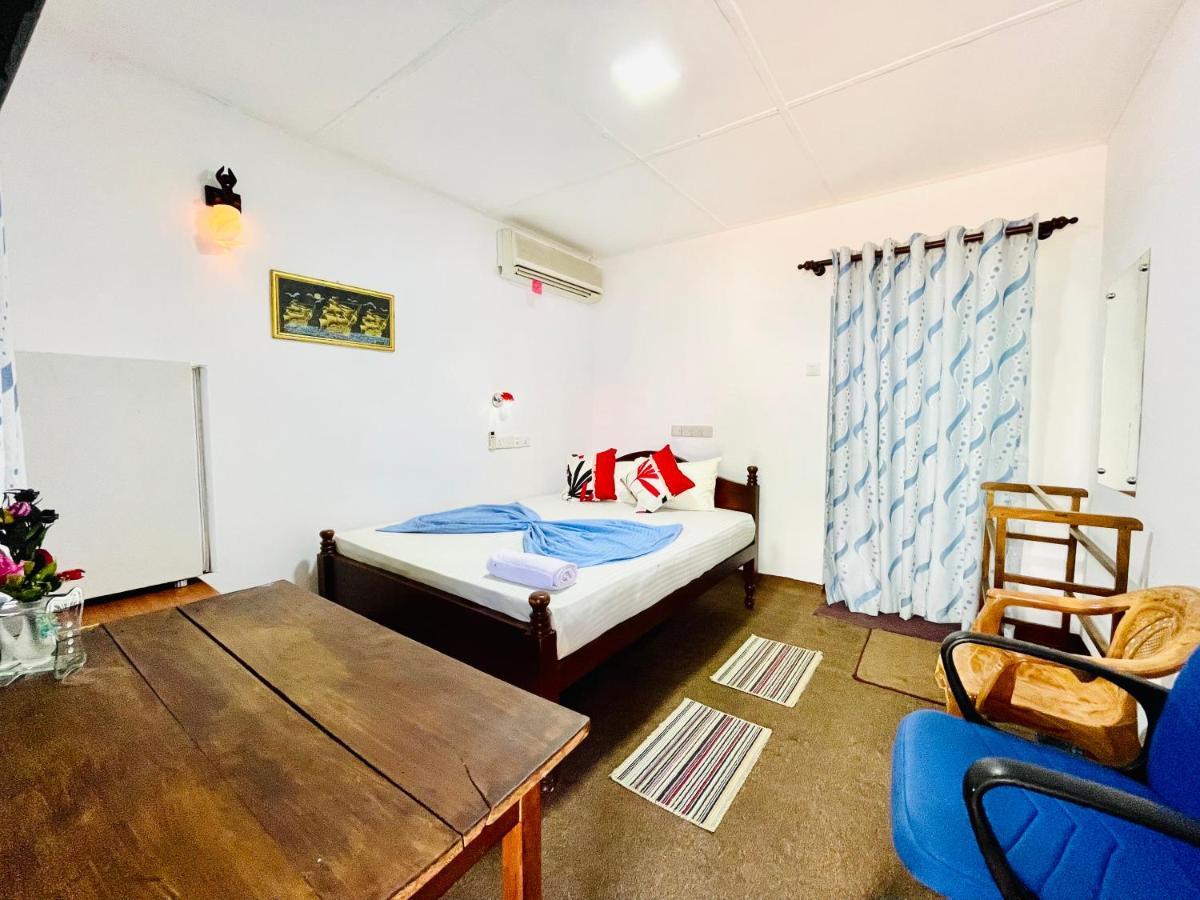 Nethusali Guest House ฮิกคาดูวา ภายนอก รูปภาพ