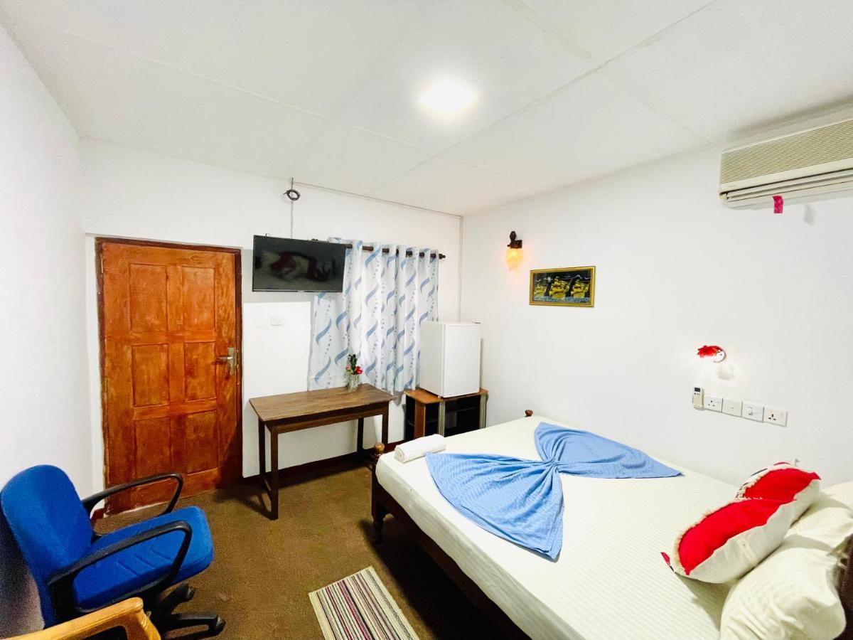 Nethusali Guest House ฮิกคาดูวา ภายนอก รูปภาพ