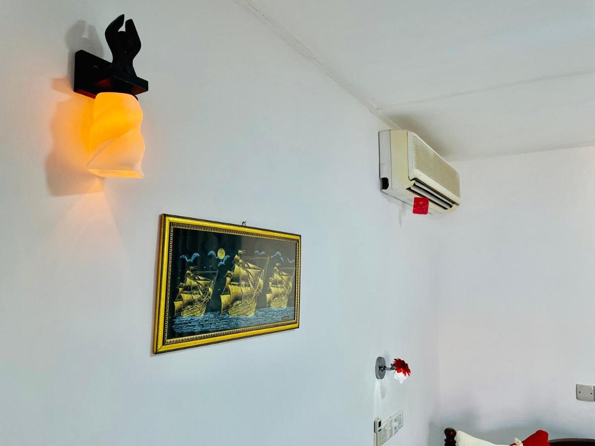 Nethusali Guest House ฮิกคาดูวา ภายนอก รูปภาพ